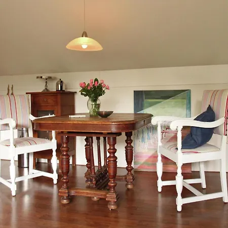 Cozy Cottage In Bergen With Terrace Bergen